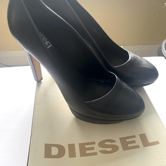 Diesel Black leather pumps size 7.5 women’s - Picture 1 of 8